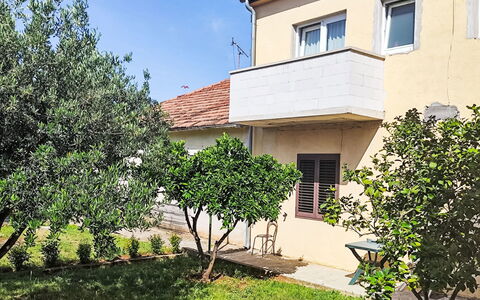 Zadar 2: Hierba, Casa, Área Rural, Cabaña, Techo, Casa, Paisaje, Llanura, El Terreno Del Lote