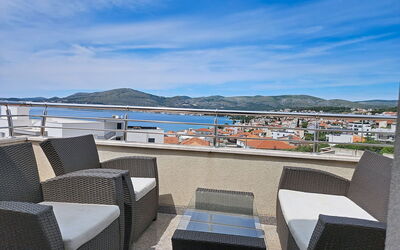 Trogir Okrug Gornji 259: Hierba, Casa, Área Rural, Cabaña, Techo, Casa, Paisaje, Llanura, El Terreno Del Lote