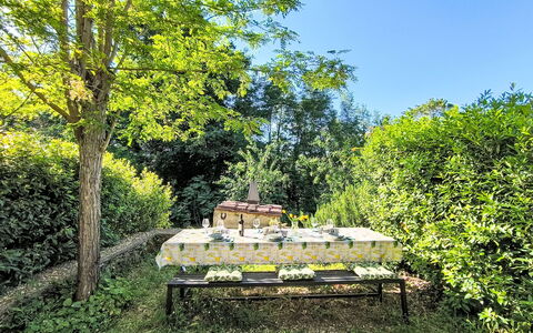 Cozy Shelten House: Hierba, Casa, Área Rural, Cabaña, Techo, Casa, Paisaje, Llanura, El Terreno Del Lote
