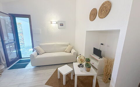 Porto Luna 1: Mueble, Diseño De Interiores, Piso, Suelo, Sofá, Madera, Habitación, Sala, Techo, Textil