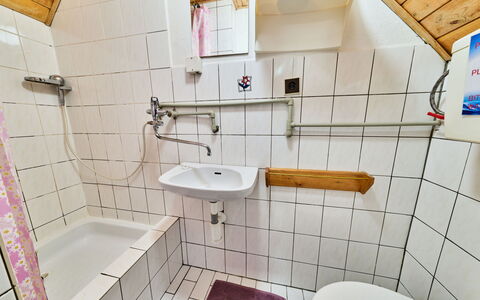 Černý: Madera, Arreglo De Tubería, Suelo, Piso, Plomería, Baño, Lavabo Del Baño, Grifo, Lavabo, Baño