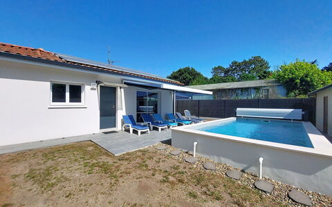 Le Bayonnais: Piscina, Barrio Residencial, Diseño Urbano, Asentamientos Humanos, Casa, Inmuebles, Departamento, Recurso, Condominio, Hacienda