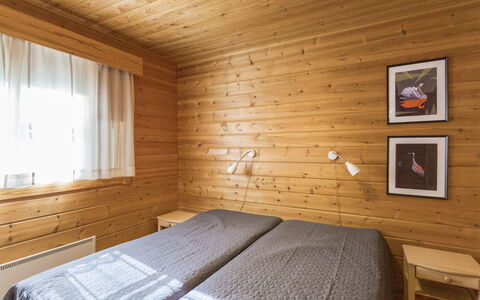 Veramukka B1: Piso, Suelo, Madera, Diseño De Interiores, Techo, Habitación, Mueble, Manchas De Madera, Madera Dura, Suelos De Madera