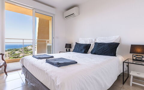 Diana: Mueble, Diseño De Interiores, Suelo, Habitación, Piso, Departamento, Mar, Silla, Cama