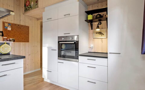 Ferdine - from the Sea: Aparato De Cocina, Cocina, Electrodoméstico, Gabinetes, Piso, Madera, Mostrador, Diseño De Interiores, Electrodoméstico, Suelo