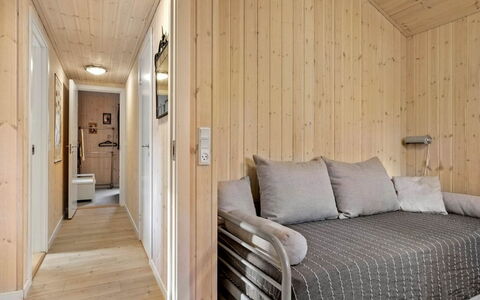 Ferdine - from the Sea: Mueble, Diseño De Interiores, Piso, Madera, Suelo, Habitación, Techo, Gabinetes, Departamento, Madera Dura