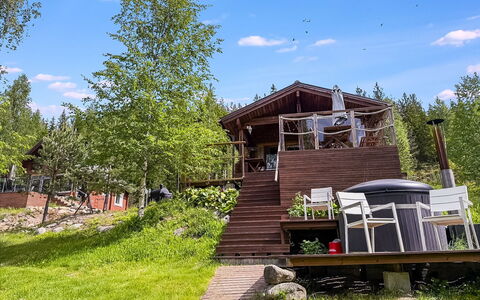 Villa Kaidanjylhä: Madera, Cabaña, Casa, Arbusto, Casa, Área Rural, Porche, El Terreno Del Lote, Jardín