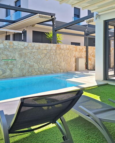 Lotta: Piscina, Recurso, Eco Hotel, Hotel, Villa, Ocio, Inmuebles, Sombra, Mueble Para Exteriores, Thermae