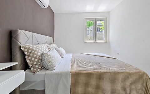 Aurora: Cama, Mueble, Diseño De Interiores, Lecho, Habitación, Sábana, Pared, Suelo, Piso, Linos