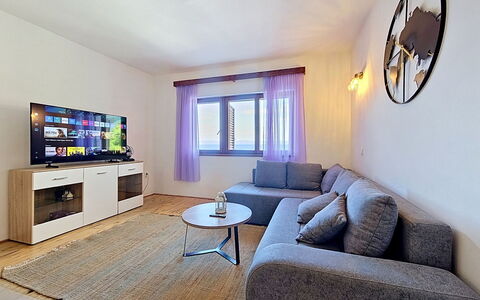 Sea Wiew 1: Mueble, Diseño De Interiores, Sofá, Piso, Suelo, Techo, Sala, Habitación, Departamento, Televisión