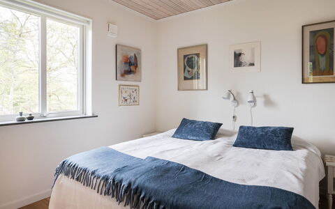 Lövekulle: Cama, Habitación, Sábana, Lecho, Madera, Diseño De Interiores, Techo, Suelo, Piso, Mueble