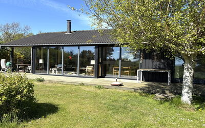 Stasia - 50M from the Sea