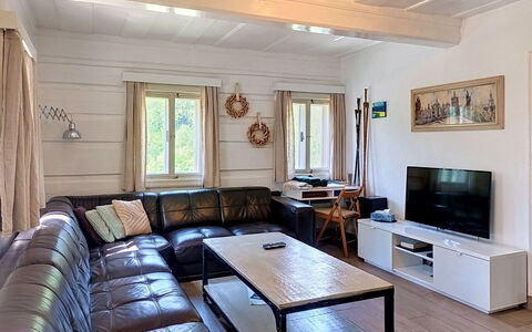Jizera Cottage: Mueble, Diseño De Interiores, Sofá, Madera, Piso, Techo, Suelo, Sala, Habitación, Casa