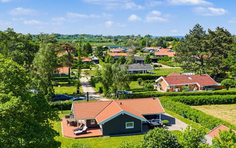 Ronna - 160M from the Sea: Casa, Barrio Residencial, Casa, Paisaje, Techo, El Terreno Del Lote, Área Rural, Cabaña, Inmuebles, Suburbio