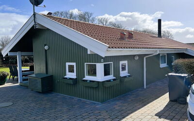 Ronna - 160M from the Sea