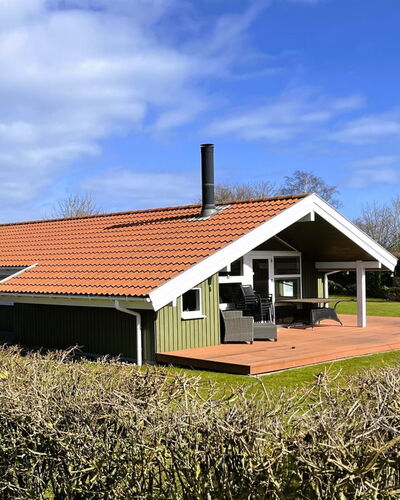 Ronna - 160M from the Sea