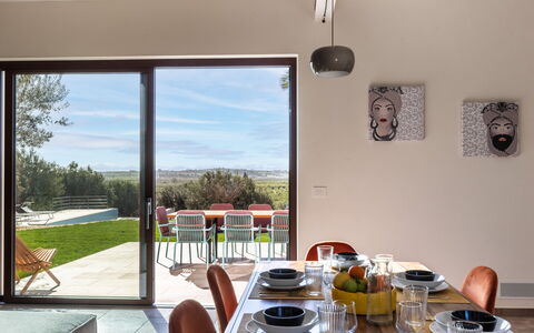 Villa Maddalena: Mueble, Diseño De Interiores, Silla, Casa, Mesa, Cocina Y Comedor Mesa, Piso, Sala, Manchas De Madera, Techo