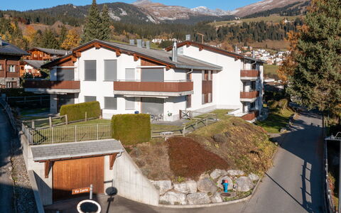 Casa Miraval: Ventana, Arquitectura, Barrio Residencial, Casa, Casa, Techo, Cabaña, Entrada De Coches, Suburbio, Segmento D