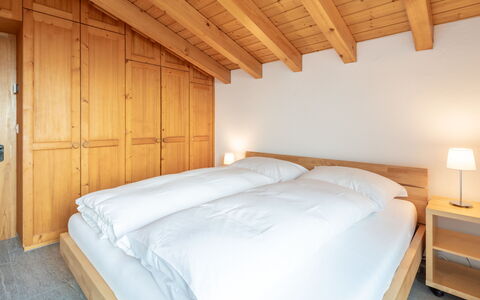 Darschalè 11: Madera, Diseño De Interiores, Suelo, Habitación, Techo, Cama, Madera Dura, Marco De La Cama, Manchas De Madera, Lecho