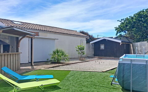 18 Frére Estrade: Mueble, Diseño De Interiores, Pared, Piso, Madera, Suelo, Habitación, Techo, Encendiendo, Casa