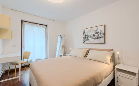 Sun: Cama, Mueble, Diseño De Interiores, Habitación, Sábana, Lecho, Suelo, Madera, Habitación, Piso