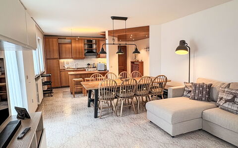 Sun: Mueble, Diseño De Interiores, Pared, Piso, Madera, Suelo, Habitación, Techo, Encendiendo, Casa