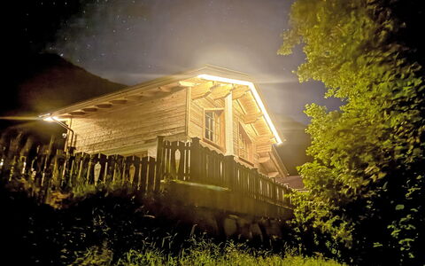 Chalet Auszeit: Madera, Cabaña, Casa, Arquitectura, \Choza, Techo, Casa, Noche, Cuarto De Troncos, Cobertizo