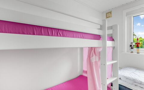Eufemia - 250M from the Sea: Habitación, Litera, Cama, Diseño De Interiores, Casa, Lecho, Suelo, Sábana, Linos, Habitación
