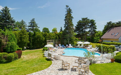 Holiday Club 3: Piscina, Recurso, Ocio, Jardín, Paisajismo, Mueble Para Exteriores, Césped, Yarda, Eco Hotel, Parque