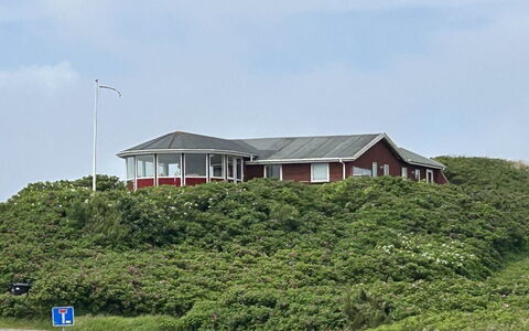 Nyyrikki - 350M from the Sea: Edificio, Techo, Casa, Casa, Paisaje, Arquitectura, Área Rural, Arbusto, Cabaña