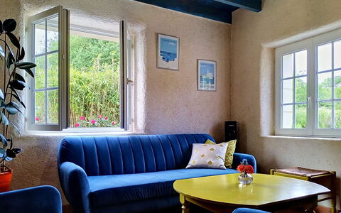 L'Ancienne Ferme: Mueble, Diseño De Interiores, Pared, Sofá, Piso, Suelo, Encendiendo, Casa, Habitación, Sala