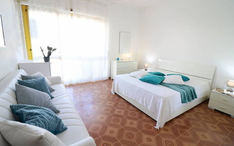 Casa Aurora a Otranto: Mueble, Diseño De Interiores, Piso, Suelo, Madera, Cama, Habitación, Habitación, Textil, Techo