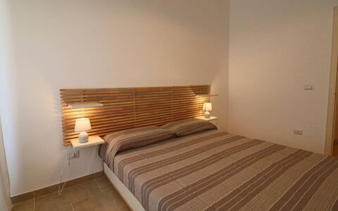 Nausica: Cama, Mueble, Habitación, Diseño De Interiores, Madera, Lecho, Sábana, Suelo, Piso, Linos