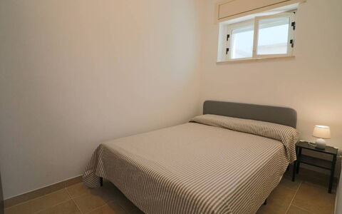 Nausica: Habitación, Cama, Diseño De Interiores, Suelo, Madera, Mueble, Sábana, Lecho, Piso, Habitación