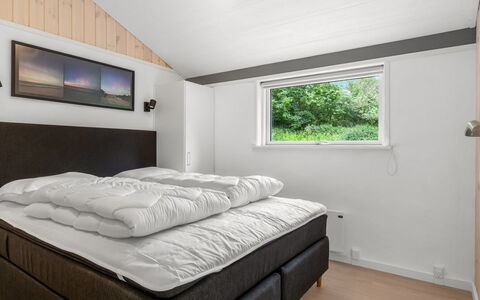 Sibyll - 1Km from the Sea: Habitación, Madera, Cama, Lecho, Sábana, Diseño De Interiores, Marco De La Cama, Casa, Linos, Techo