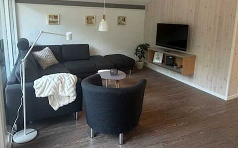 Sibyll - 1Km from the Sea: Mueble, Piso, Diseño De Interiores, Suelo, Sofá, Madera, Sala, Techo, Suelos De Madera, Habitación