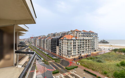 Poseidon: Tiempo De Día, Edificio, Departamento, Área Urbana, Ciudad, Barrio Residencial, Área Metropolitana, Barrio, Condominio