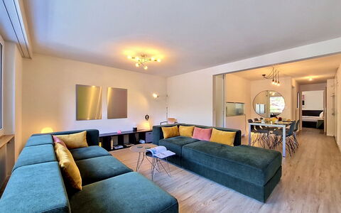 Saphir: Diseño De Interiores, Mueble, Piso, Sofá, Suelo, Techo, Sala, Habitación, Encendiendo, Suelos De Madera