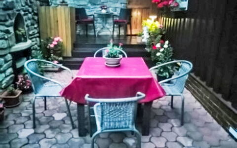 Herlíkovice: Mueble, Silla, Mesa Al Aire Libre, Maceta, Planta De Casa, Floristas, Mueble Para Exteriores, Manteles, Mesa De Café