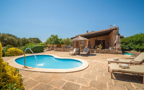 Casa Geranios: Azul, Piscina, Mueble Para Exteriores, Recurso, Sombra, Silla, Losa, Eco Hotel, Paraguas, Villa