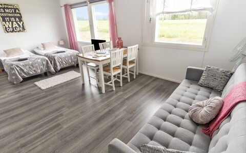 Tupa: Diseño De Interiores, Departamento, Balcón, Madera Dura, Manchas De Madera, Suelos De Madera, Pretil, La Luz Del Día, Hotel, Ático