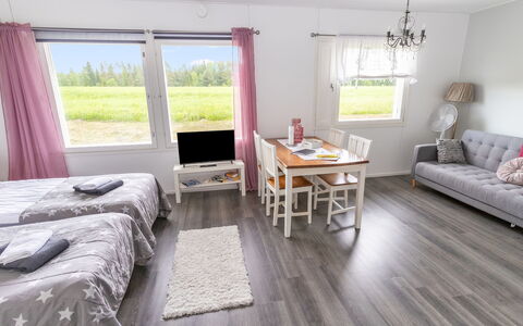 Tupa: Diseño De Interiores, Departamento, Balcón, Madera Dura, Manchas De Madera, Suelos De Madera, Pretil, La Luz Del Día, Hotel, Ático