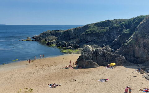 La Sardinerie de la Crique de Porsac'H: Cuerpo De Agua, Costa, Playa, Costeras Y Los Accidentes Geográficos Oceánico, Mar, Klippe, Apuntalar, Verano, Promontorio, Terreno