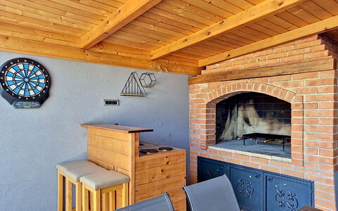 Exotic: Diseño De Interiores, Departamento, Balcón, Madera Dura, Manchas De Madera, Suelos De Madera, Pretil, La Luz Del Día, Hotel, Ático