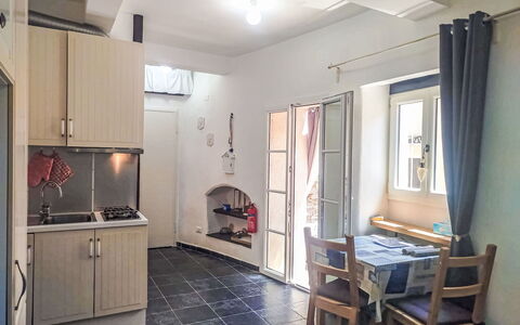 Piazzetta Che Non C'Era: Diseño De Interiores, Departamento, Balcón, Madera Dura, Manchas De Madera, Suelos De Madera, Pretil, La Luz Del Día, Hotel, Ático