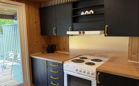 Ritte - from the Sea: Madera, Piso, Aparato De Cocina, Mueble, Diseño De Interiores, Mostrador, Gabinetes, Cocina, Suelo, Electrodoméstico