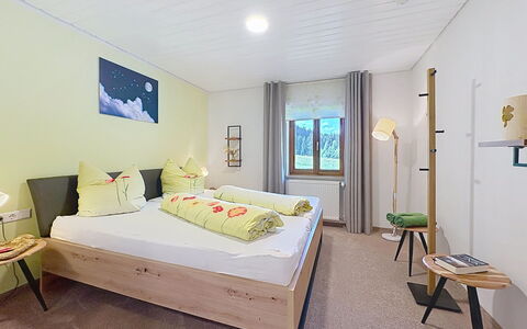 Sonne: Cama, Diseño De Interiores, Habitación, Pared, Piso, Suelo, Sábana, Mueble, Lecho, Madera