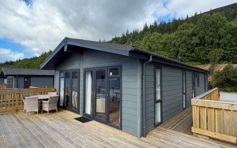 Loch Ness Hamptons Lodge: Recurso, Piscina, Inmuebles, Sombra, Paisajismo, Eco Hotel, Hotel, Villa