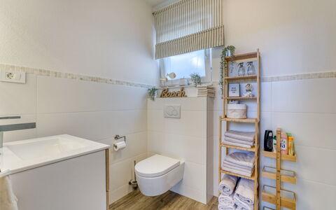 Providenca: Piso, Diseño De Interiores, Arreglo De Tubería, Suelo, Baño, Grifo, Plomería, Casa, Habitación, Loseta