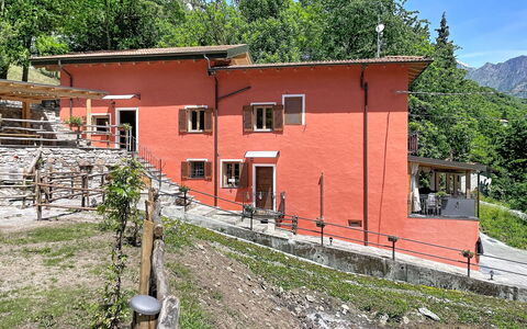 Sorico Albonico 697: Recurso, Piscina, Inmuebles, Sombra, Paisajismo, Eco Hotel, Hotel, Villa